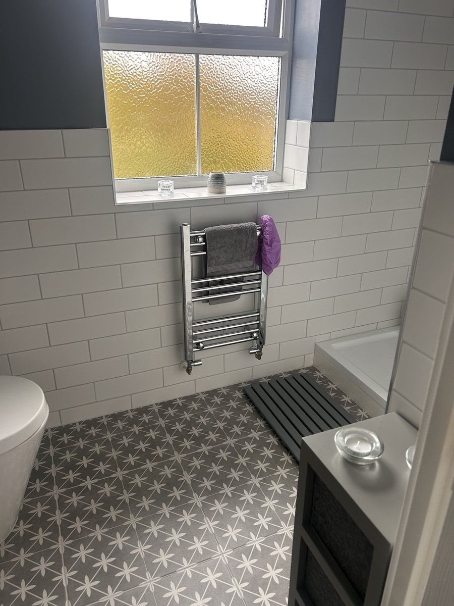 White Metro Shower Room